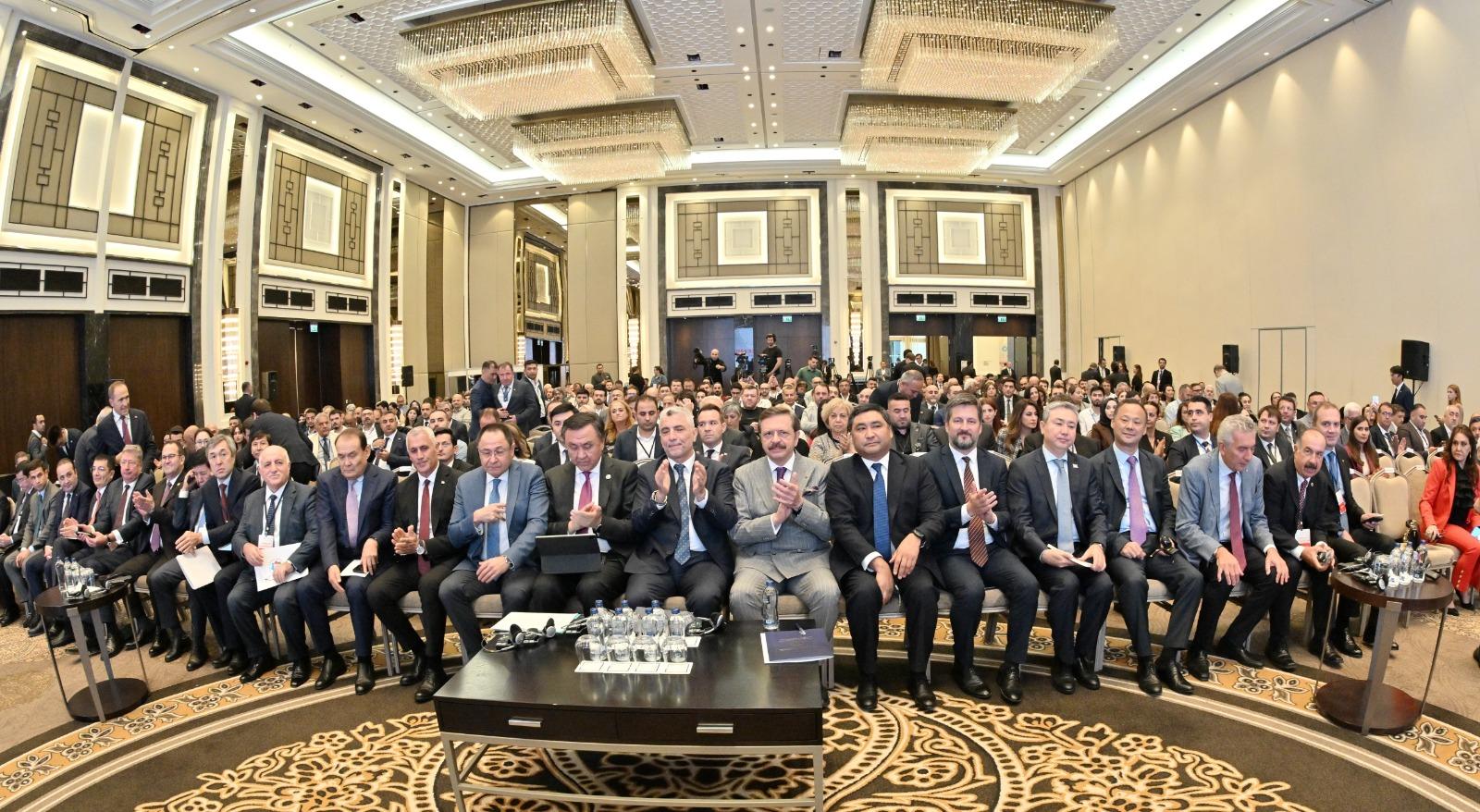 TÜRK DÜNYASI İŞ FORUMU, İŞ DÜNYASININ LİDERLERİNİ İSTANBUL'DA BULUŞTURDU