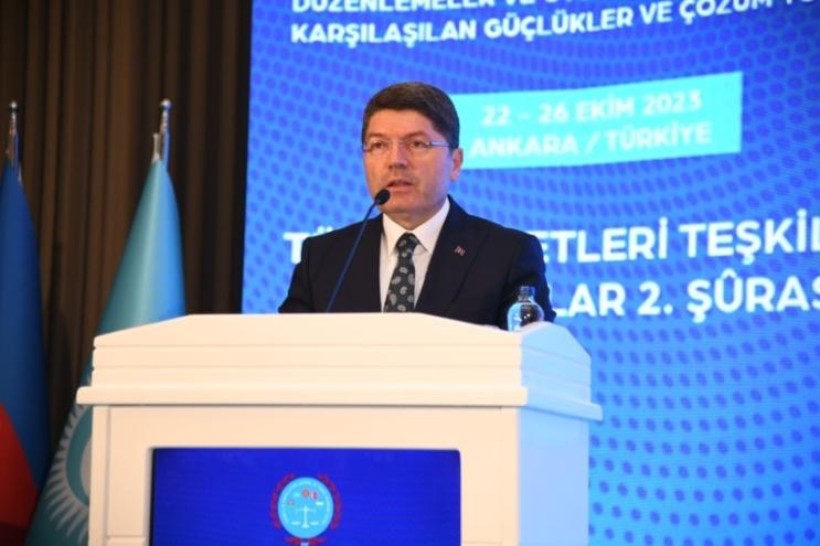 BAKAN TUNÇ: DÜNYANIN GÖZÜ ÖNÜNDE SOYKIRIM YAPAN İSRAİL’İ LANETLİYORUM