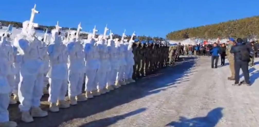 Sarıkamış Harekâtı’nın 109’uncu yılı anma töreninde 9’uncu Komando Tugay Komutanlığı yürüyüş gerçekleştirdi