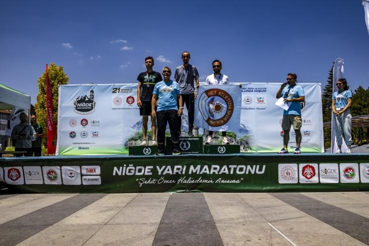 NİĞDE YARI MARATONU, ŞEHİT ÖMER HALİSDEMİR ANISINA KOŞULDU