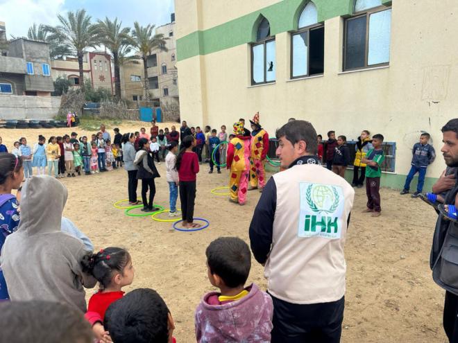 İHH Gazze’ye Yönelik Yardımlarını Sürdürüyor